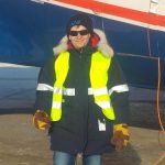Flugzeugexpedition in 2019 auf Spitzbergen - die Sonne steht tief und es war sehr frisch hier oben.